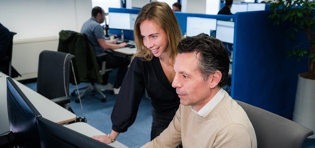 Lets_connect_expert_advice